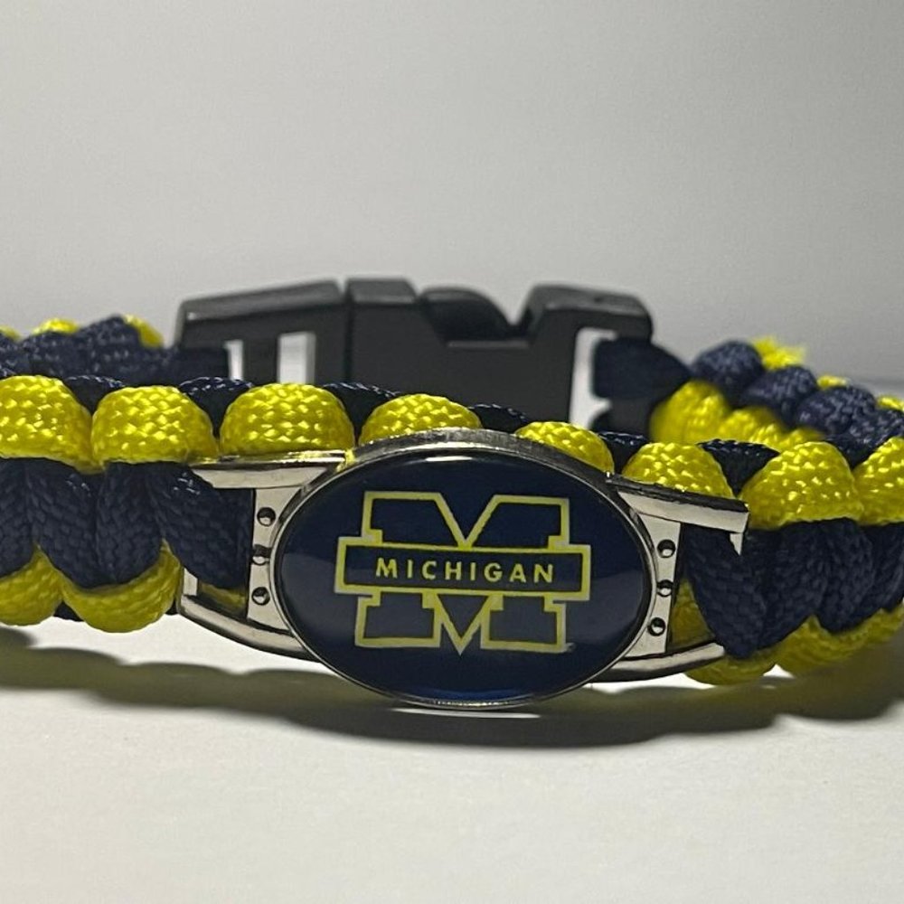 Michigan Wolverines NCAA Paracord Bracelet NEW